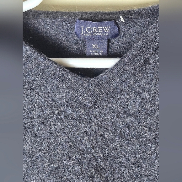 Youth/Kid's J. Crew 100% Merino Wool V-Neck Sweater, Size XL - Picture 2 of 3